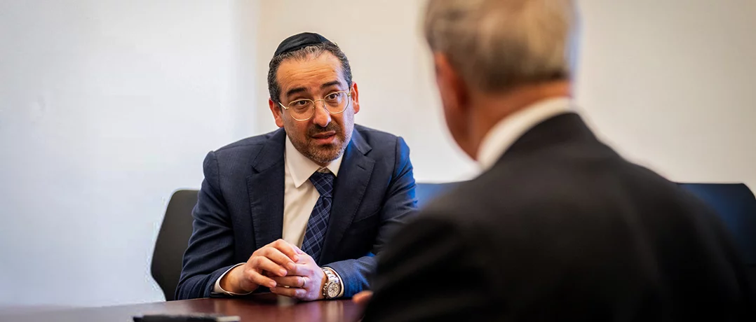 Syrian jew in U.S. bids for parliament seat