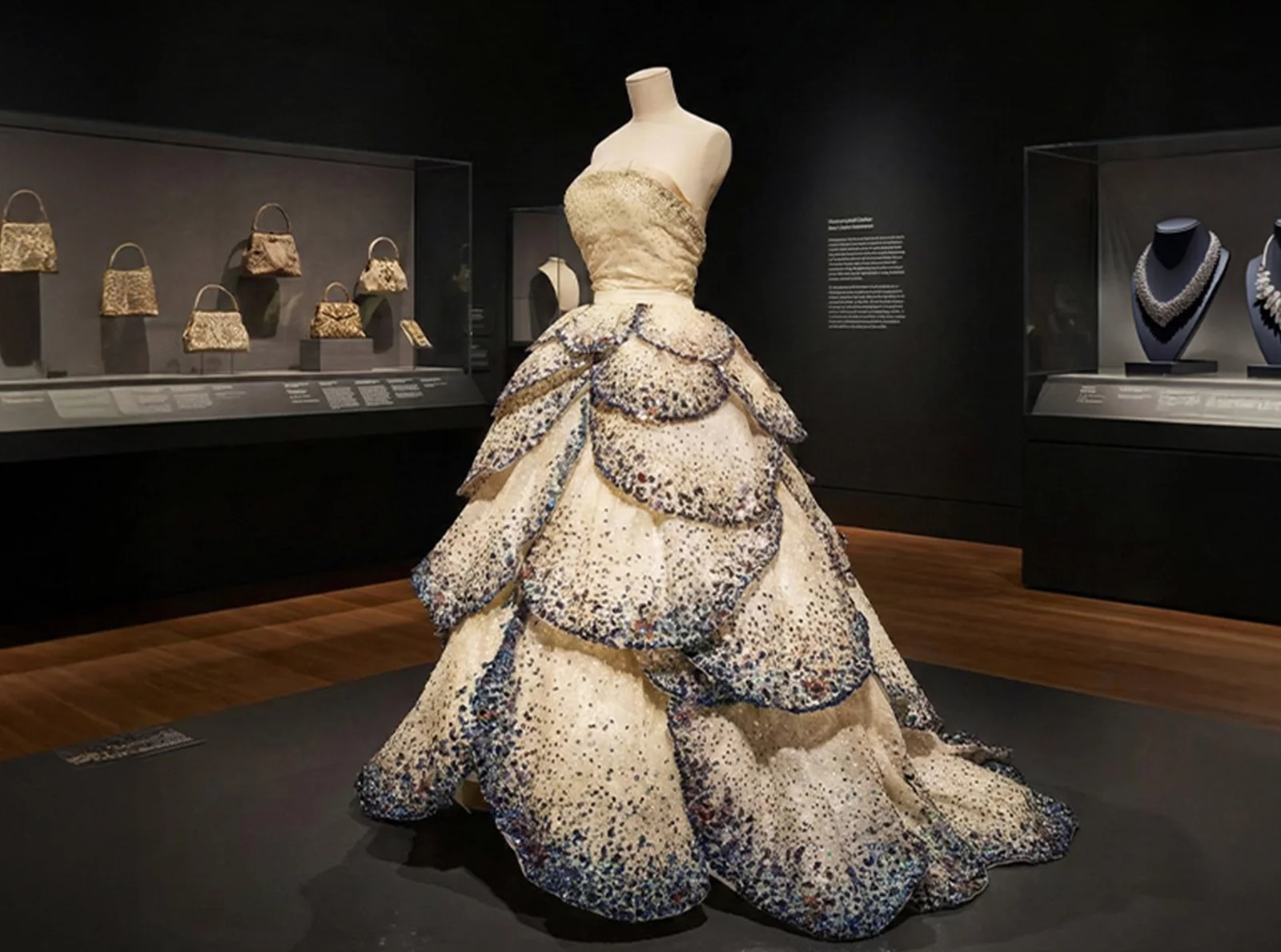 dior’s-1949-dress-enters-art-history