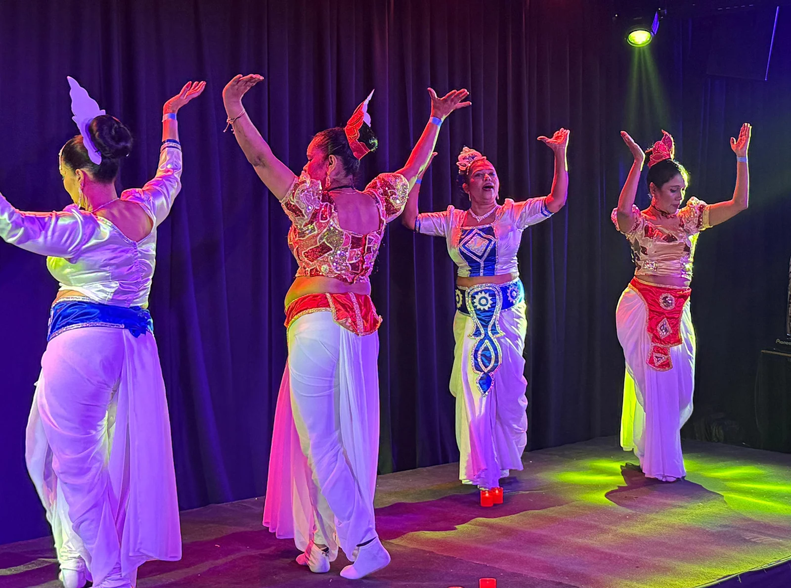 migrant-women-take-center-stage