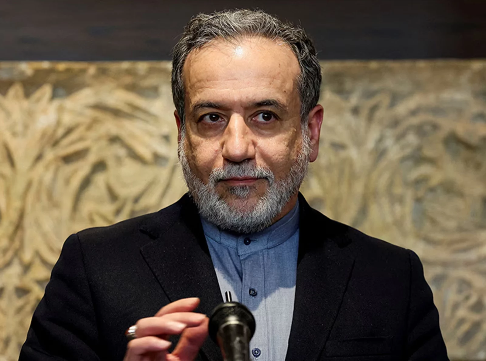 araghchi-succumbs-to-raggi’s-request