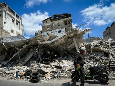 Tyre: A target and a refuge