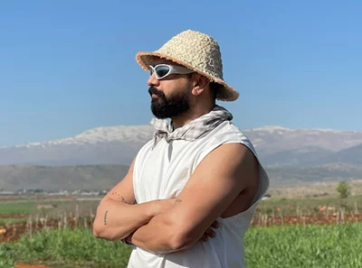 Director Joseph Hanna’s stroke of genius with a Jacquemus dust bag