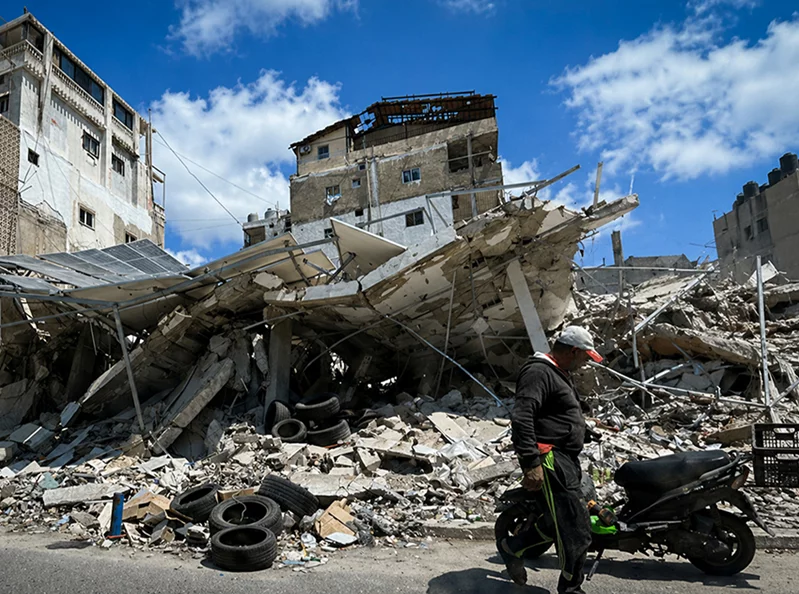 Tyre: A target and a refuge