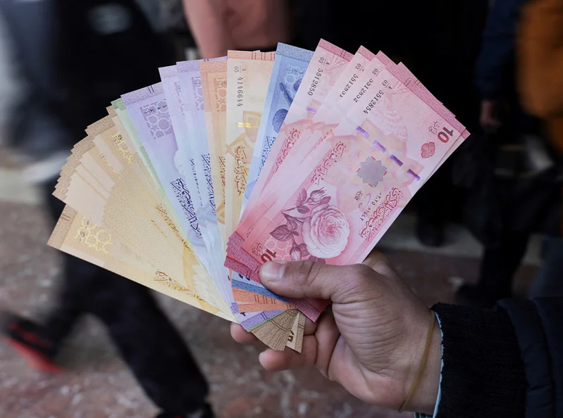 Syria’s new Lira arrives in Lebanon