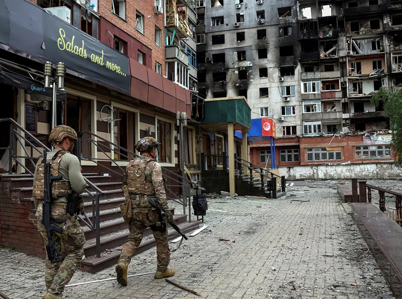 The significance of the battle of Pokrovsk to Moscow and Kyiv